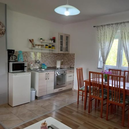 Apartment Rosie Смолянац Экстерьер фото