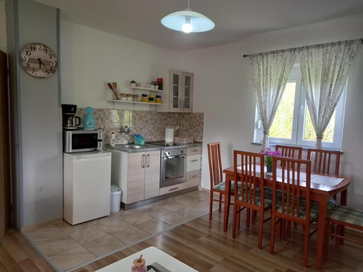Apartment Rosie Смолянац Экстерьер фото