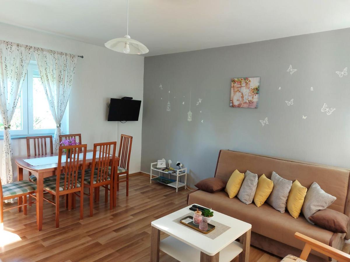 Apartment Rosie Смолянац Экстерьер фото